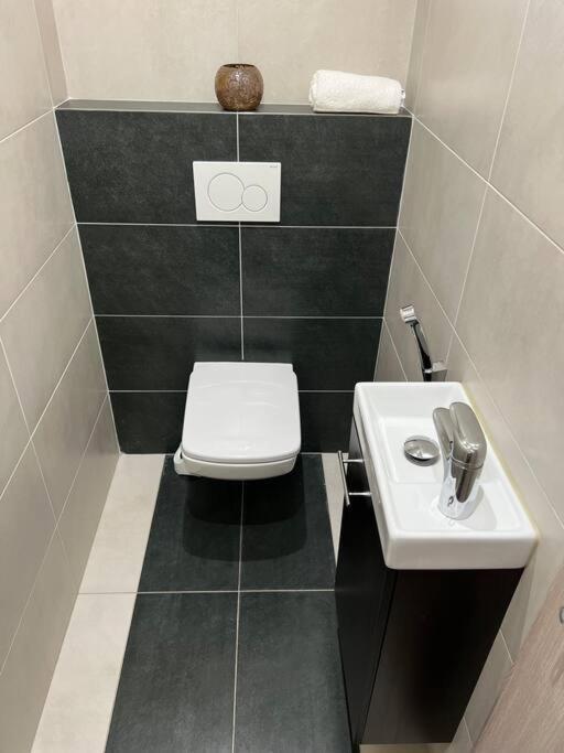 Sparrow Apartmens - Vrabcia Ulica 9, Kosice Ngoại thất bức ảnh