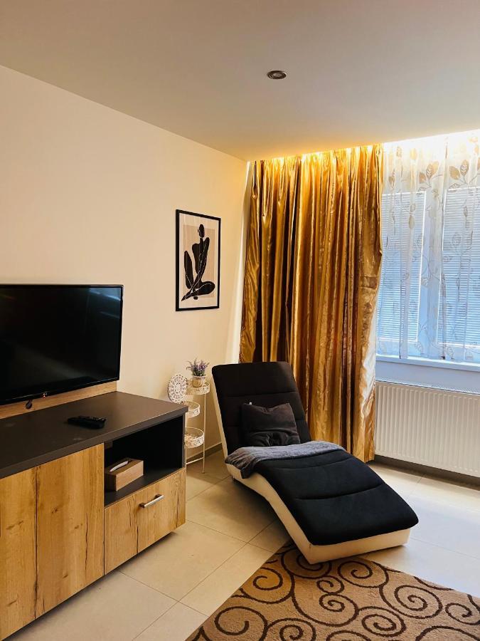 Sparrow Apartmens - Vrabcia Ulica 9, Kosice Ngoại thất bức ảnh