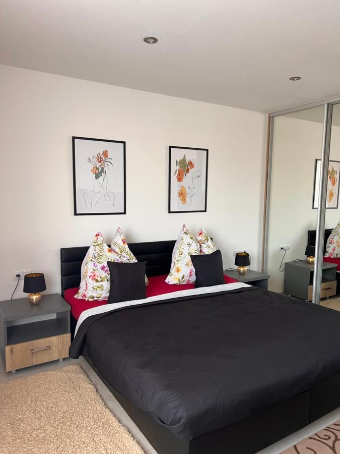 Sparrow Apartmens - Vrabcia Ulica 9, Kosice Ngoại thất bức ảnh